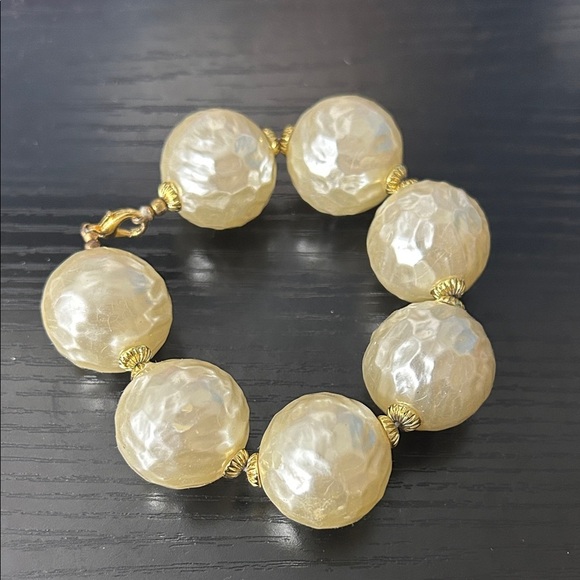 Jewelry - Elegant Gold &‎ Cream Bracelet Large Bobbles Elegant Fancy